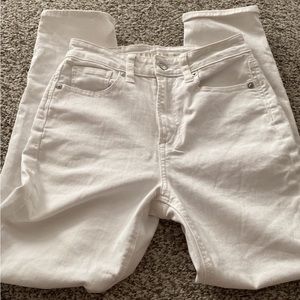 American Eagle White Mom Jeans